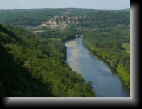 Castelnaud-la-Chapelle (24), le 15 juill. 2010
Vu du château fort de Castelnaud, le magnifique village
de Baynac-et-Cazenac...