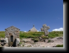 Kersaint (Landunvez), le 22 juin 2008
La chapelle St-Samson et sa petite fontaine.